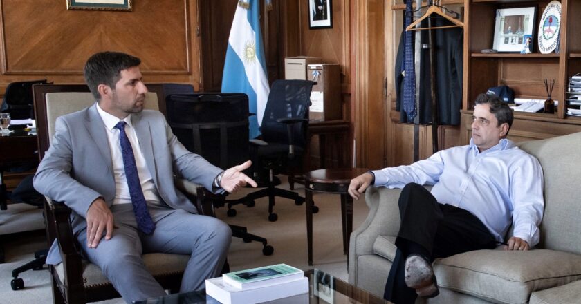 Una explosiva denuncia penal contra el diputado libertario Quintar y su entorno más cercano lo saca de la cancha en su plan para quedarse con el control de la OSPRERA