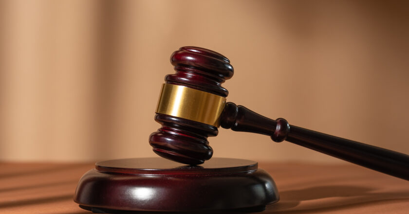 La Justicia rechazó el reclamo por diferencia salarial de un gerente que cobraba «en negro» para eludir sus obligaciones alimentarias para sus hijos