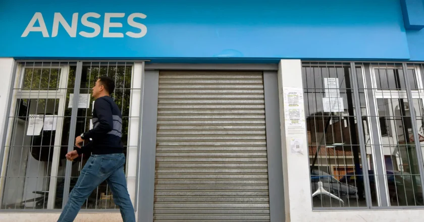 Casi 300 mil personas pidieron el seguro de desempleo desde que asumió Javier Milei