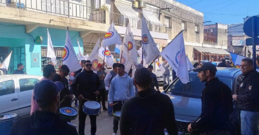 Laboratorios Pyam sigue sin pagar salarios ni aportes: nueva protesta de Químicos y Petroquímicos en la Secretaría de Trabajo de Entre Ríos
