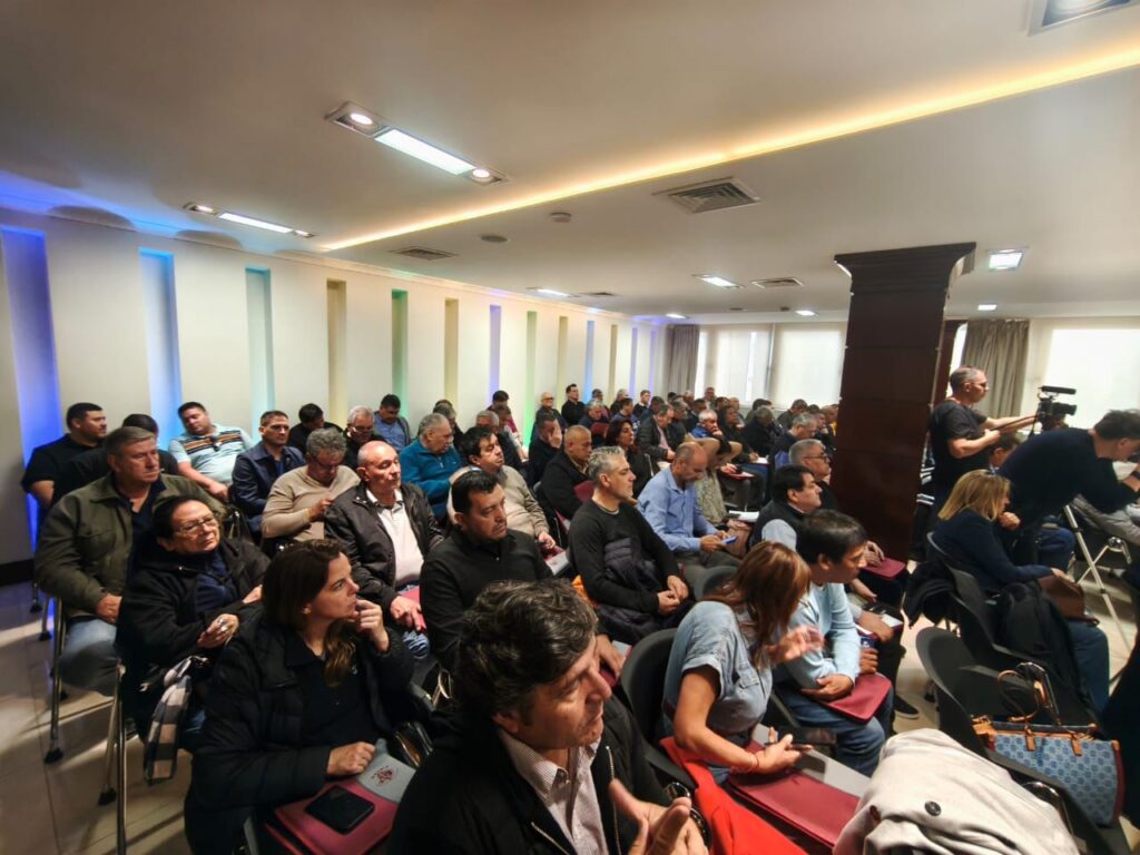 Gremios alimenticios pidieron un lugar en la conducción de la CGT y aseguraron que "es falso que la competitividad se logre a través de la reducción de salarios o la precarización"