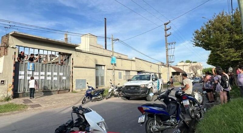 Trabajadores de Acerías Berisso tomaron la planta en defensa de sus puestos de trabajo y por salarios adeudados