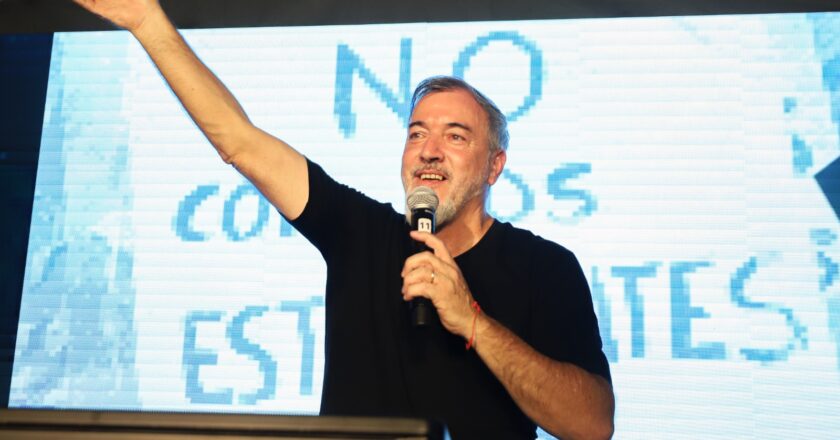 Aguiar alentó a los trabajadores a votar este domingo «para empezar a echar a Milei»