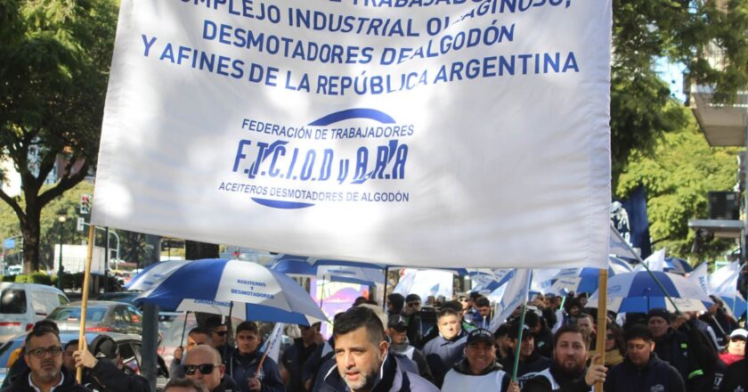 En un mensaje con tintes mafiosos, atacaron la sede de Aceiteros: «El hecho demuestra planificación, conocimiento de la disposición interna de la sede sindical y desinterés por el robo»