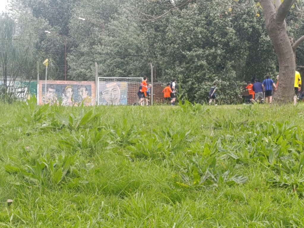 Los Dolmann desafían a las autoridades libertarias del INTI y hacer un campeonato de fútbol en el predio del Instituto