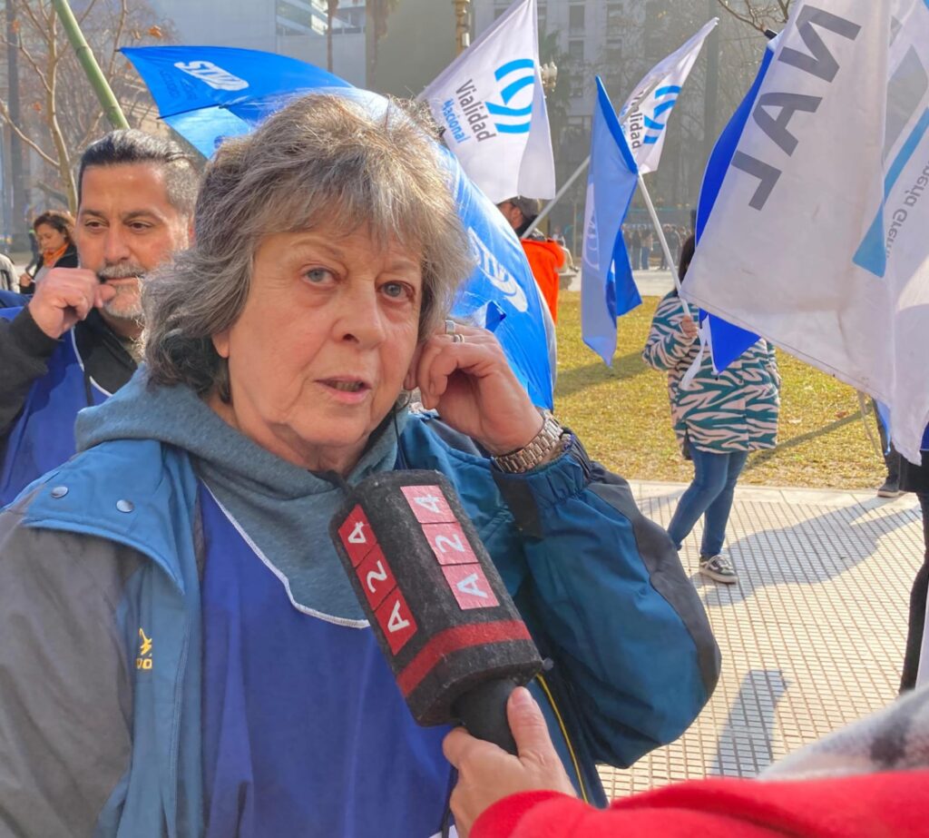 Trabajadores Viales denuncian que el Gobierno retiene los fondos del organismo mientras subsidia a privados: "Hay zonas donde ya no se puede transitar, la situación es urgente"