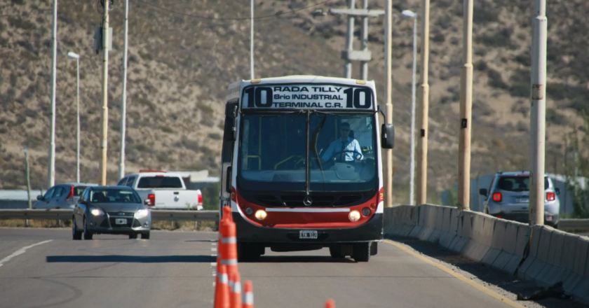 Con la UTA, choferes de Expreso Rada Tilly de Comodoro Rivadavia inician una medida de fuerza por falta de pago