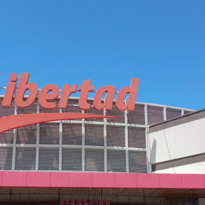 Incertidumbre por el futuro de cientos de trabajadores tras el traspaso de supermercados Libertad a La Anónima