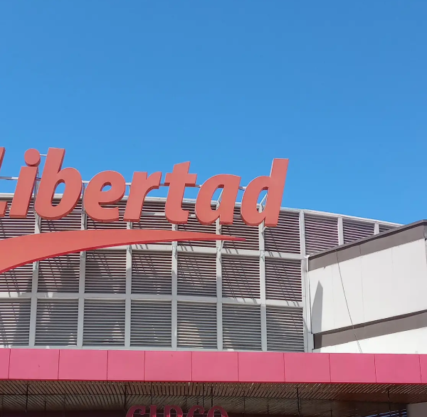 Incertidumbre por el futuro de cientos de trabajadores tras el traspaso de supermercados Libertad a La Anónima