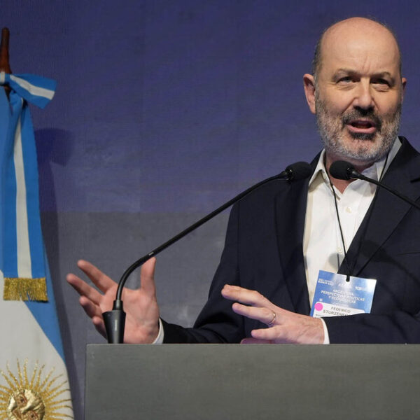 Vacaciones en verano una vez cada 3 años, el cambio que propone la Reforma Laboral libertaria