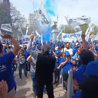 Masiva movilización de UPCN en Viedma para reclamar una mejor oferta salarial al gobierno rionegrino