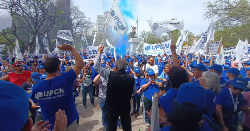 Masiva movilización de UPCN en Viedma para reclamar una mejor oferta salarial al gobierno rionegrino