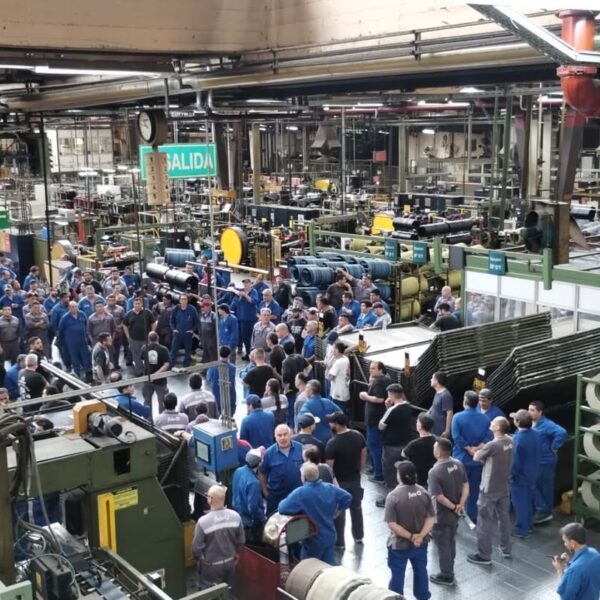 Madanes Quintanilla asegura que el 70% de los trabajadores de FATE se desvincularon y que ya no tiene personal para operar una fábrica de neumáticos