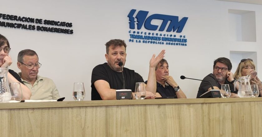 Doval le mandó un mensaje a los intendentes peronistas: «No podemos ser los voceros en contra de la Flexibilización Laboral y tener el 80% de la Planta precarizada en algunos Municipios»