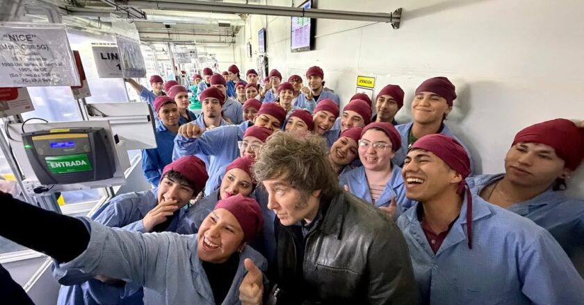 A un mes de la visita de Milei con selfie incluida, Newsan despidió otros 200 empleados: «Muchos lo votaron»