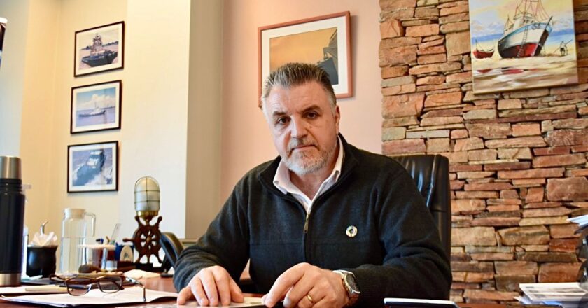 Mariano Moreno en la Audiencia Pública por la Vía Paraná-Paraguay: «Se pretende profundizar el dragado sin contemplar los efectos de las sequías y las lluvias»