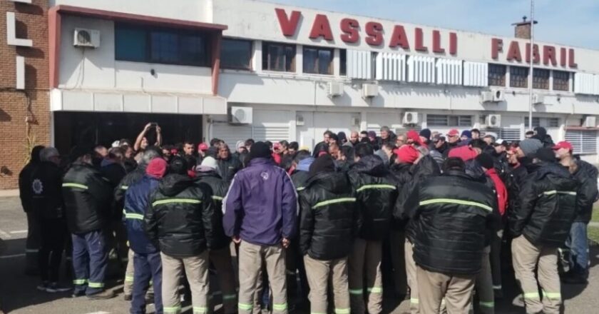 A semanas del último acuerdo, la UOM denunció que Vassalli incumplió lo pactado y se reaviva el conflicto en la planta de cosechadoras: «Estamos en una situación límite, no entró un tornillo»