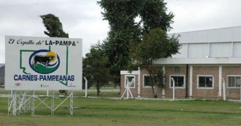 Carnes Pampeanas extiende suspensiones laborales hasta diciembre para evitar despidos
