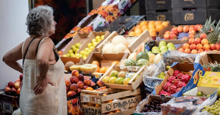 Por la destrucción planificada de los ingresos, una familia ya necesita casi 4 salarios mínimos para no ser pobre