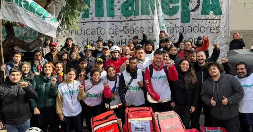 Los repartidores por aplicaciones del SiTraRepA se movilizan contra la reforma laboral: «La iniciativa oficial busca consagrar el fraude laboral»