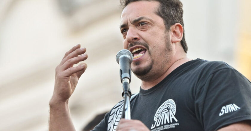 Trabajadores del Sindicato del Neumático realizaron un paro con movilización en reclamo de aumento salarial