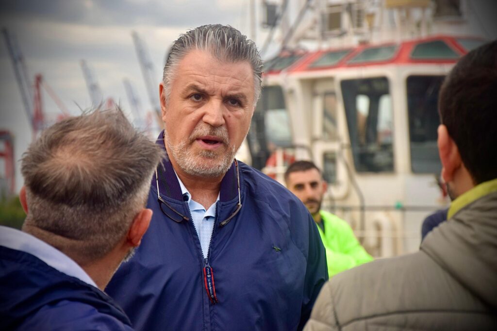 Reforma Laboral: Patrones y Oficiales Fluviales rechazan el nuevo borrador de Sturzenegger y anticipan un “año de conflictos”