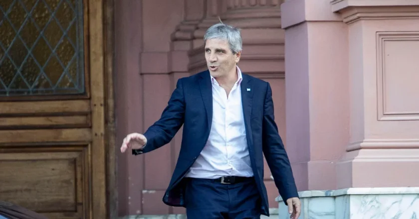 Más Caputo no se consigue: el Ministro confirmó que el Fondo para financiar despidos está pensado para «alimentar el mercado de capitales»