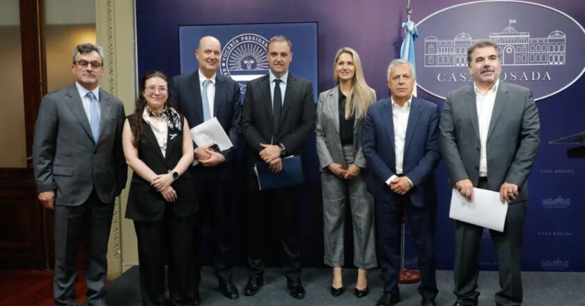 Sin la CGT, el Gobierno presentó oficialmente las propuestas del Consejo de Mayo que enviará al Congreso