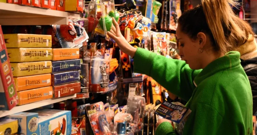 Por la revisión paritaria, empleados de comercio recibirán $100.000 extra no remunerativos hasta marzo