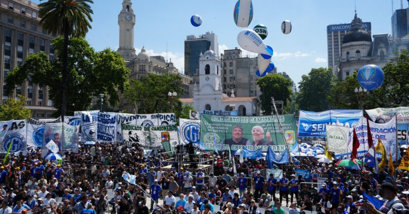 Desde AMET advierten que con la reforma laboral de Milei «está en juego la educación, el trabajo y el futuro»