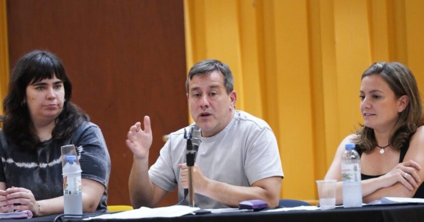 Recalde y Siley expusieron una agenda laboral con eje en derechos y desarrollo: «No se logra cambiando las leyes laborales, sino cambiando el rumbo económico del país»