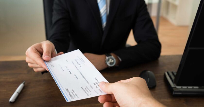 Las empresas prevén un 2026 con aumento salarial en sintonía con la inflación que proyecta Milei