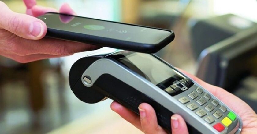 Bancos alertan sobre un posible “corralito digital” si la Reforma Laboral habilita a billeteras virtuales a manejar sueldos: “El dinero sería digitalmente visible pero operativamente inexistente”