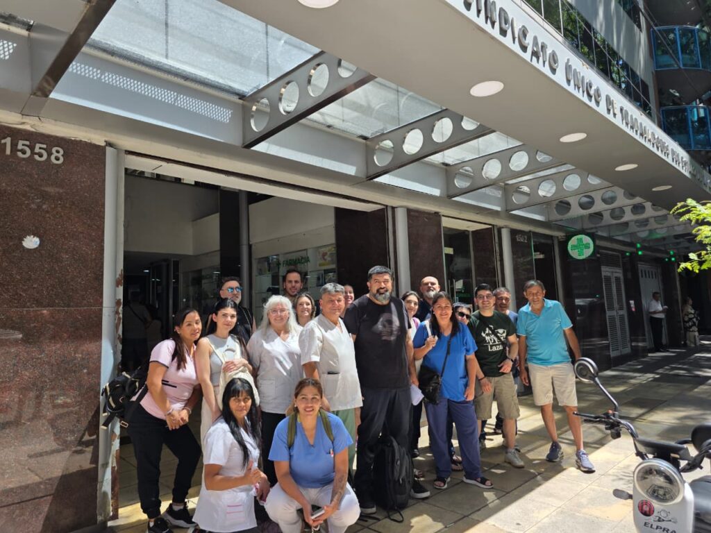 Municipales porteños autoorganizados se movilizaron a la sede de SUTECBA para reclamar recomposición salarial pero los "patearon" para enero