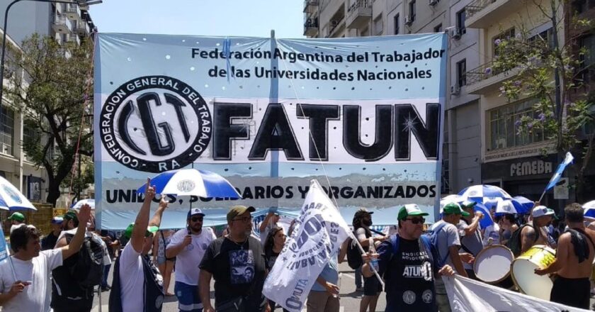 Los nodocentes de universidades le sumaron un paro total por 24 horas para intensificar medidas de fuerza de cara a la movilización de la CGT