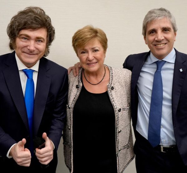 El FMI le mete más presión al Gobierno para eliminar el monotributo