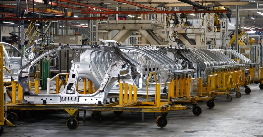 Peugeot paraliza la producción un mes y adelanta vacaciones en su planta de El Palomar