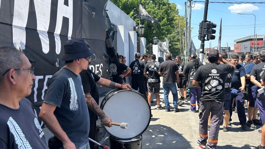 La Justicia ordenó el embargo a FATE por $3.000 millones para pagar salarios y la Provincia volvió a extender la conciliación obligatoria por cinco días hábiles