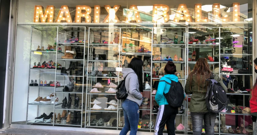 La crisis no cede y la mediática Marixa Balli que militaba la reforma laboral tuvo que cerrar su fábrica de calzado y sus locales