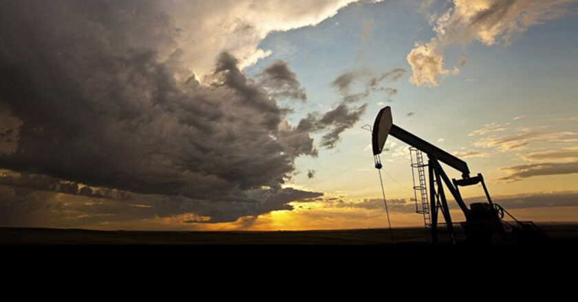 Advierten que en la Patagonia se perdieron más de 18 mil empleos registrados por el retiro de YPF de zonas petroleras