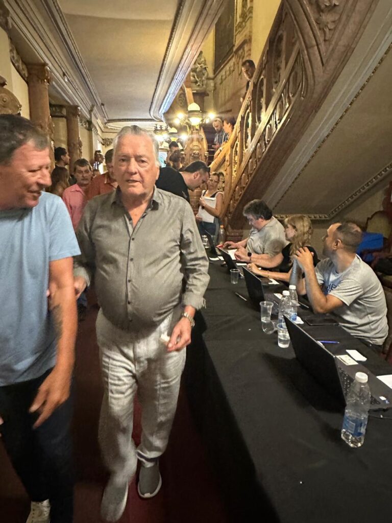 Con la reforma laboral en el horizonte y la chance de sumar artiuladores políticos, el tradicional cónclave anual de Barrionuevo ya tiene fecha: será el 23 de enero