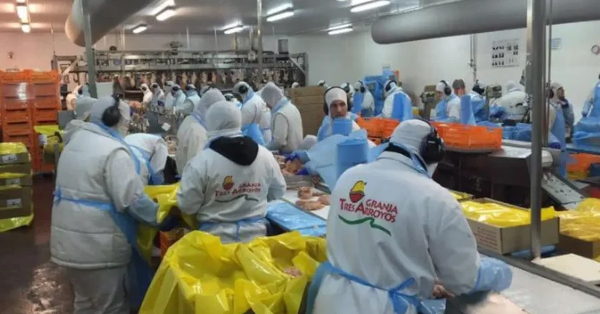 Denuncian que en Granja Tres Arroyos peligran 700 empleos y que ya cobran quincenas, aguinaldos y vacaciones «en cuotas»