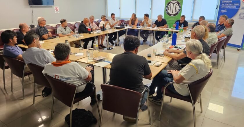 Sindicatos estatales hicieron punta de lanza, resolvieron un Paro General para el día que se trate la reforma laboral y evalúan anticipar medidas en las provincias