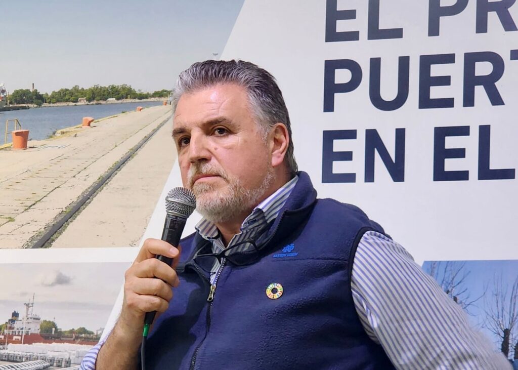 "Que los gobernadores no entreguen derechos por una obra de cordón cuneta", reclamó Moreno