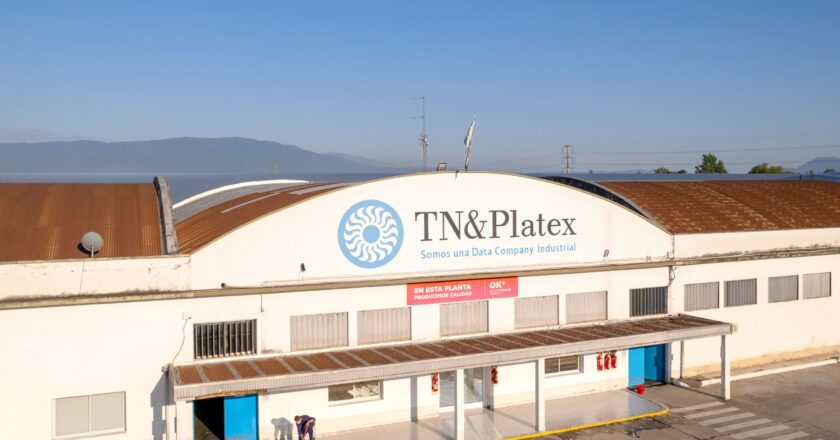 Denuncian que los dueños de la textil TN Platex presionan a unos 140 trabajadores de su planta en Tucumán para que firmen retiros voluntarios