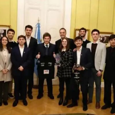 Artemis II, el viaje a la luna y la paradoja espacial argentina: festejo oficial en medio del ajuste a la ciencia, a las universidades y a las escuelas técnicas