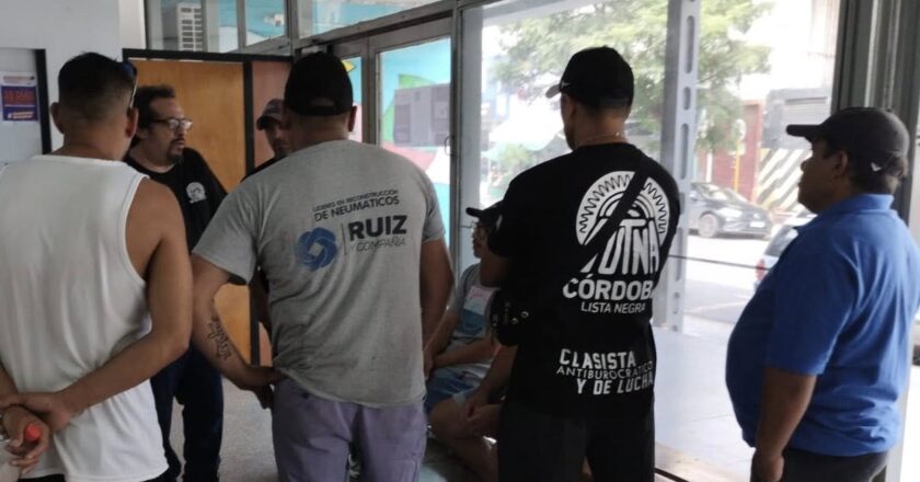 IBF: El Sindicato del Neumático reclamó en Córdoba por reincorporaciones, pago de salarios y pidió una inspección ante el riesgo de vaciamiento