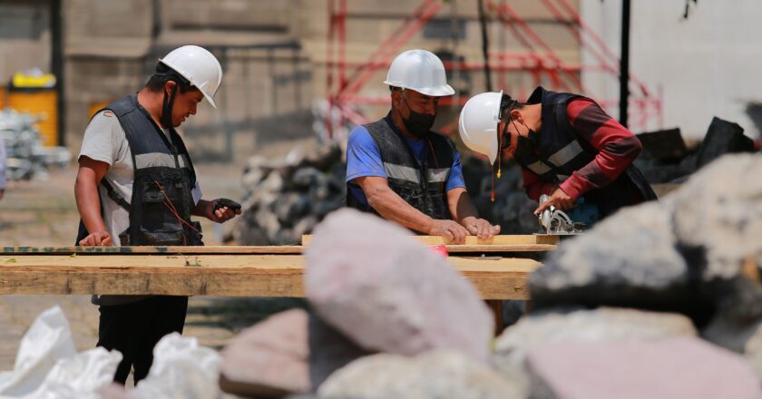 La era Milei no da respiro: Un informe privado señala que casi la mitad de los trabajadores argentinos no se tomará vacaciones por la situación económica