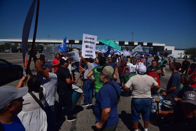 La provincia de Córdoba denunció penalmente al gremio de estatales que se manifestó en los peajes contra la Ley de Equidad Jubilatoria