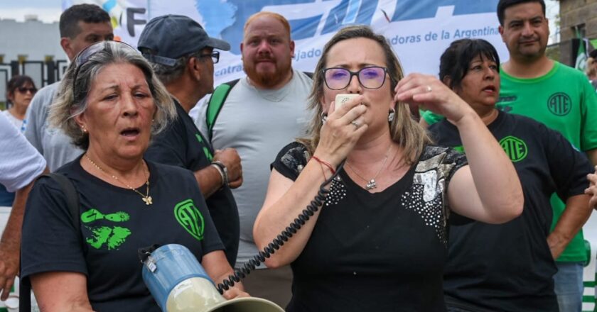 ATE realizó una jornada en defensa de los hospitales nacionales en «El Cruce» de Florencio Varela